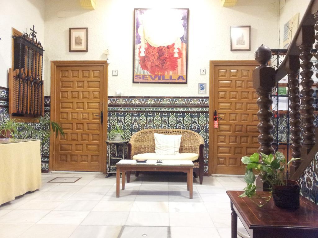 Pension Catedral Sevilla Buitenkant foto